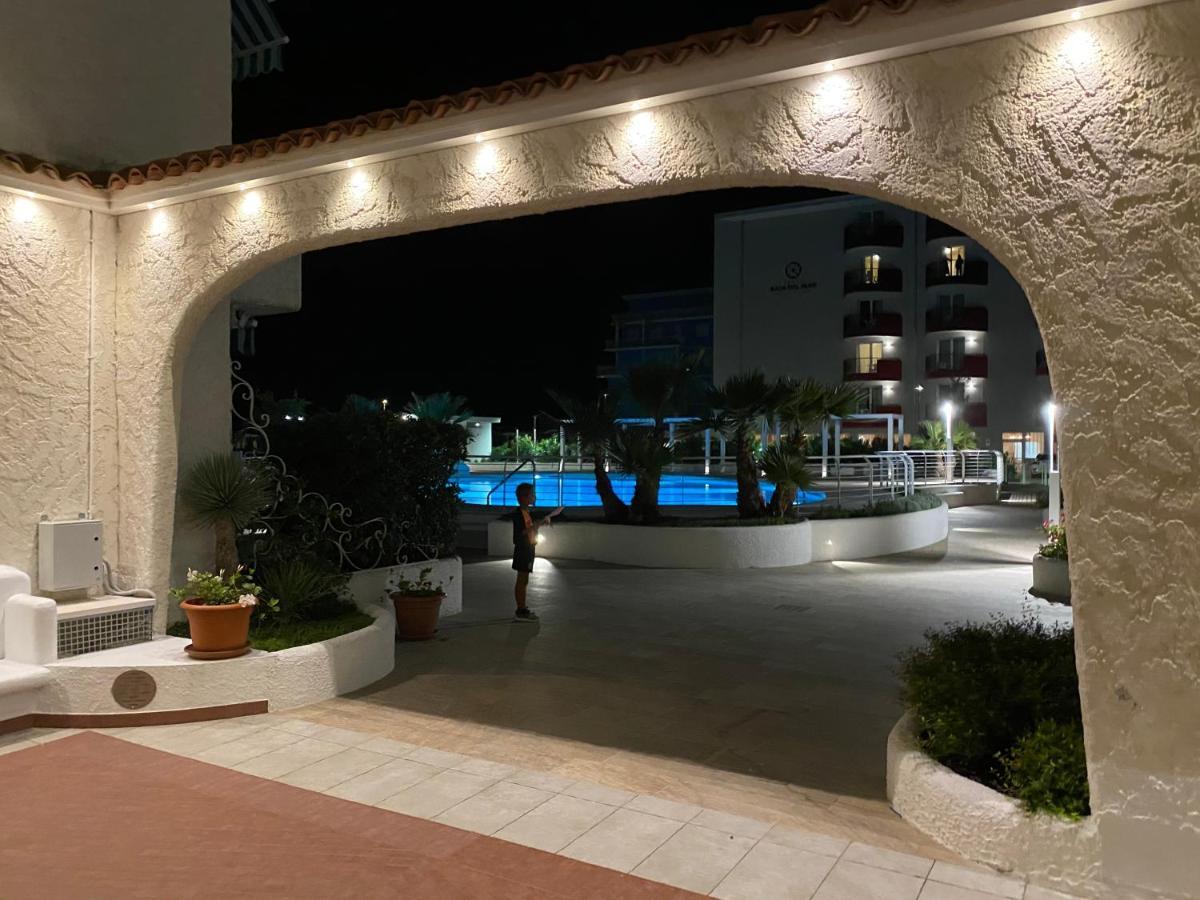 Residence El Palmar Fronte Mare, Fronte Spiaggia 리도 디 예솔로 외부 사진