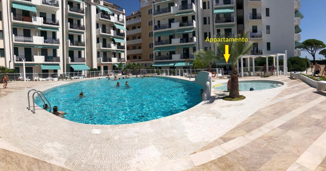 Residence El Palmar Fronte Mare, Fronte Spiaggia 리도 디 예솔로 외부 사진