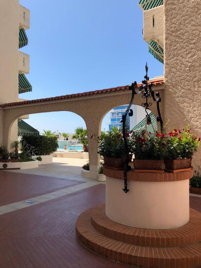 Residence El Palmar Fronte Mare, Fronte Spiaggia 리도 디 예솔로 외부 사진
