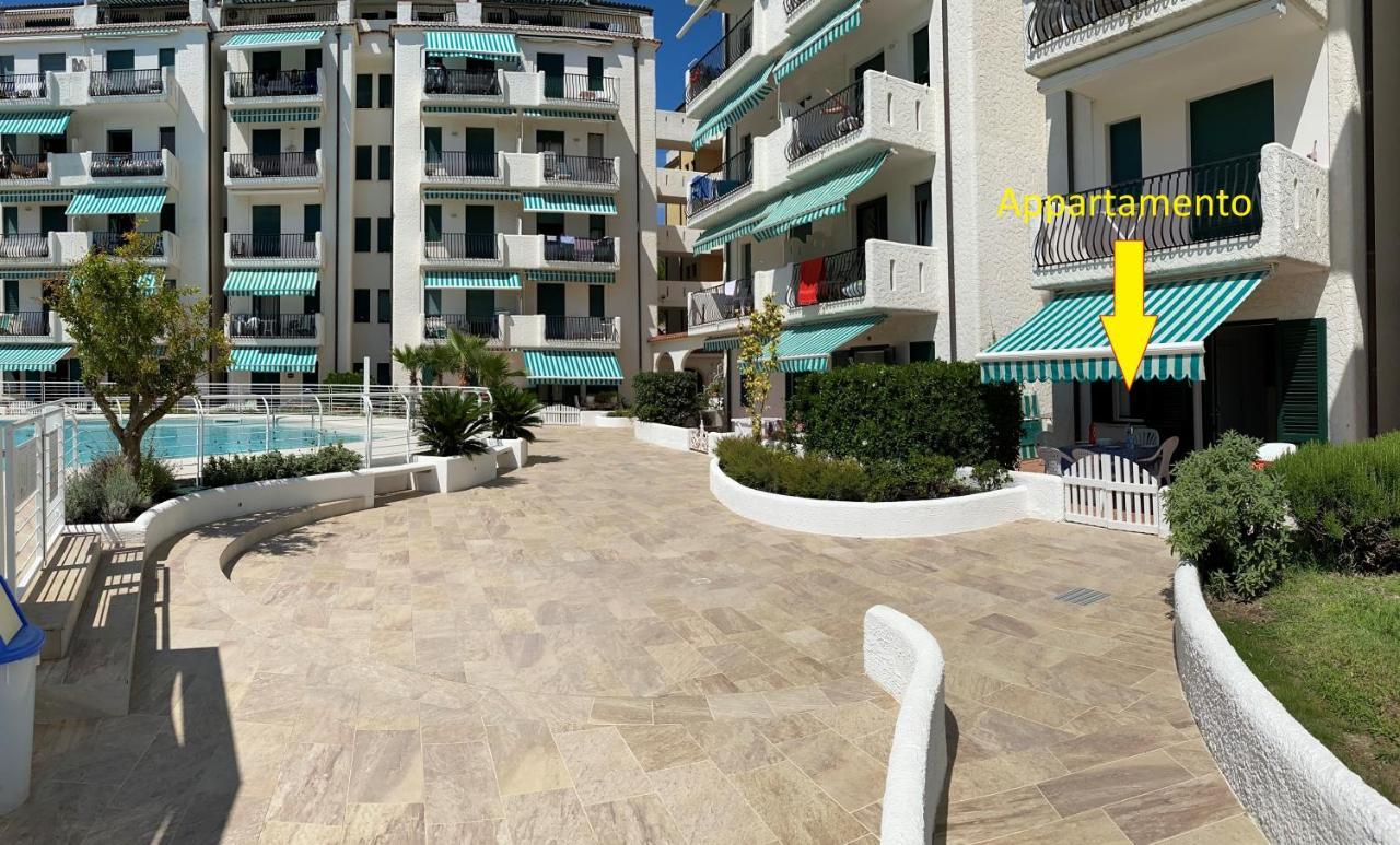 Residence El Palmar Fronte Mare, Fronte Spiaggia 리도 디 예솔로 외부 사진