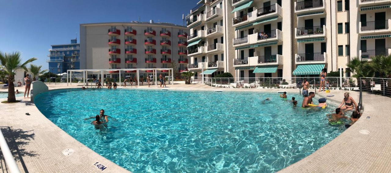 Residence El Palmar Fronte Mare, Fronte Spiaggia 리도 디 예솔로 외부 사진